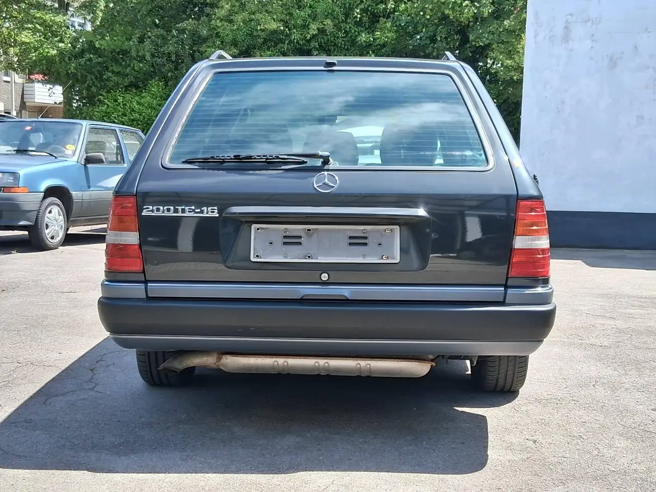 Mercedes-Benz 200 Bild 4