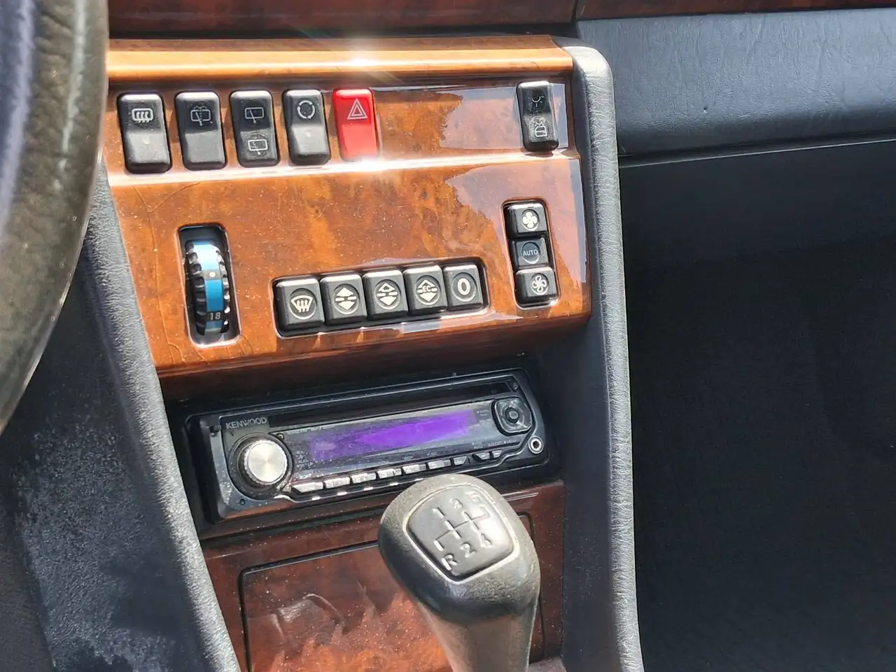Mercedes-Benz 200 Bild 18