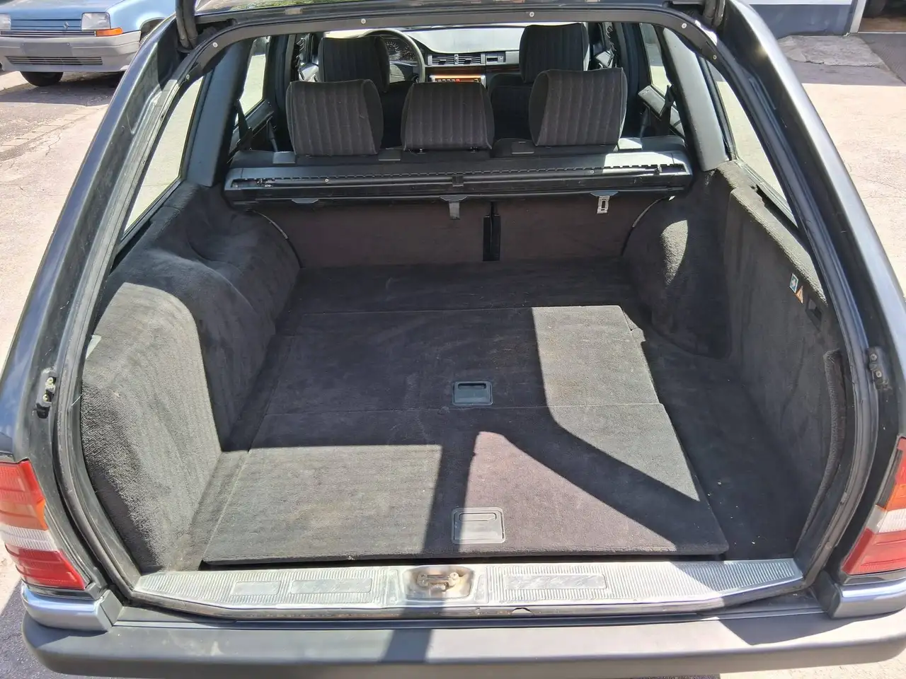 Mercedes-Benz 200 Bild 16