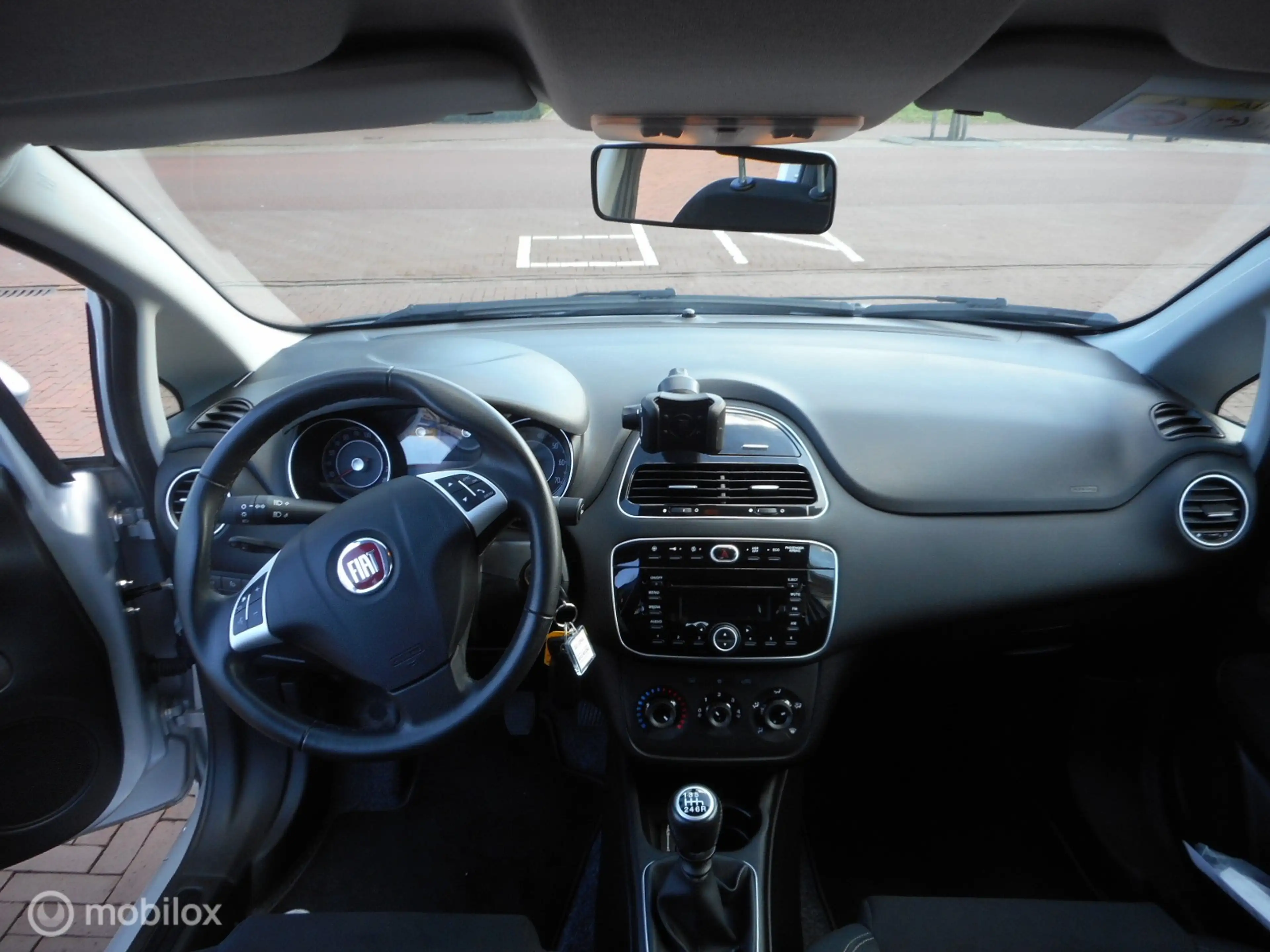 Fiat Punto TwinAir Turbo 100PK Edizione Cool 5drs METALLIC LA — photo 2