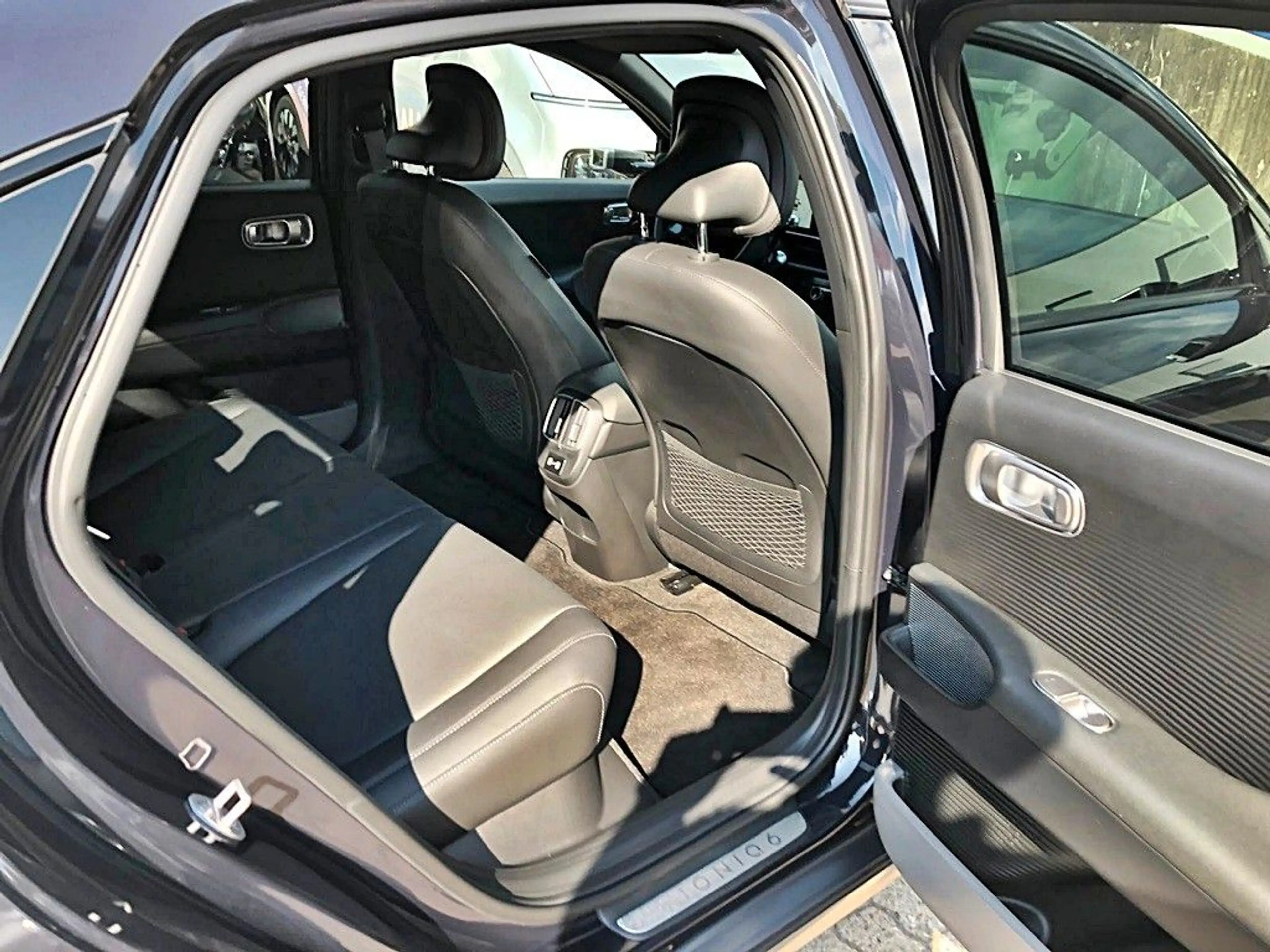 Hyundai IONIQ 6 Uniq 4WD 77,4 kWh DIG Außenspiegel — photo 6