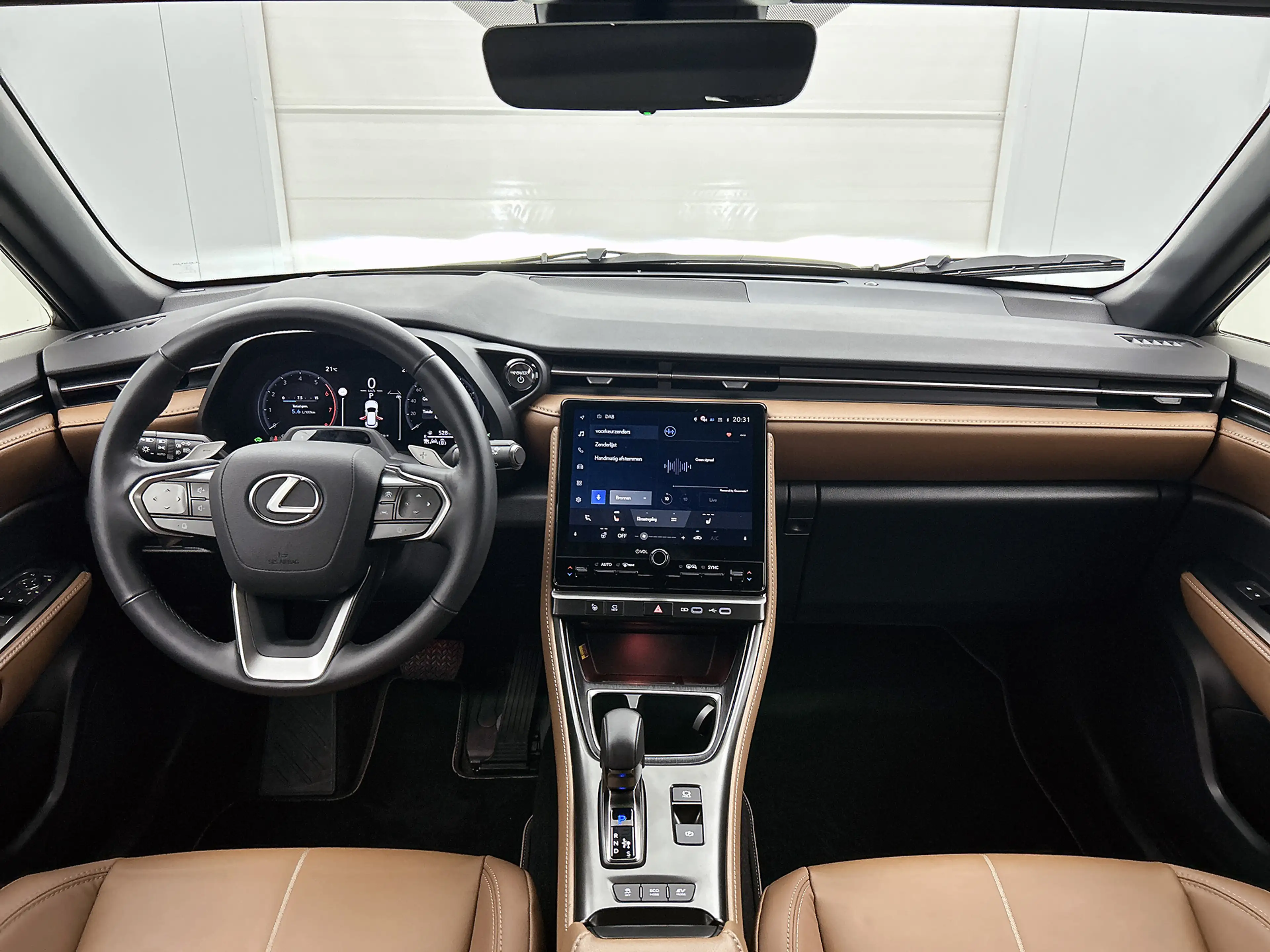 Lexus LBX Relax 2WD Advanced Pack | BTW voertuig | Mark Levi — photo 4