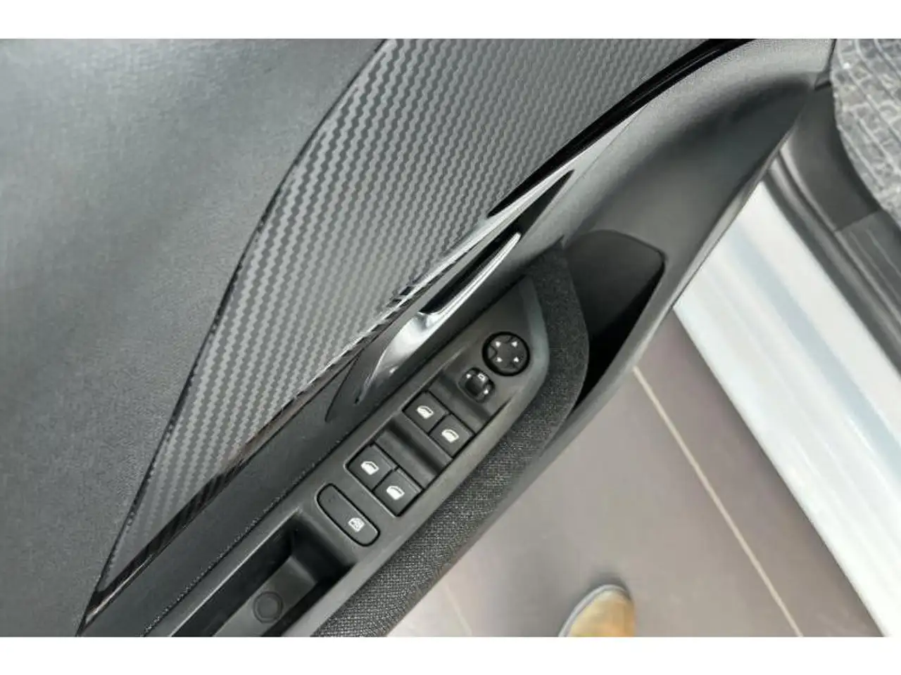 Peugeot 208 STYLE 16