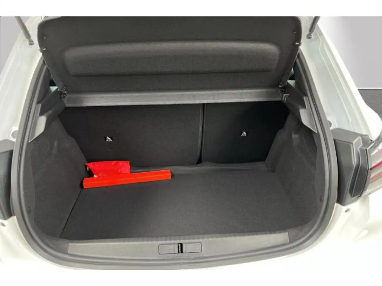 Peugeot 208 STYLE 18