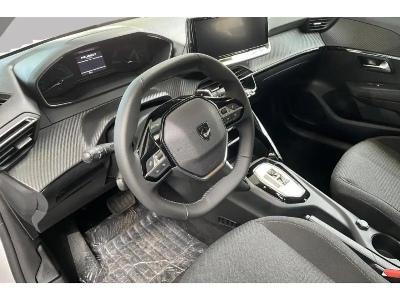 Peugeot 208 STYLE 9