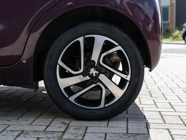 Peugeot 108 view 14