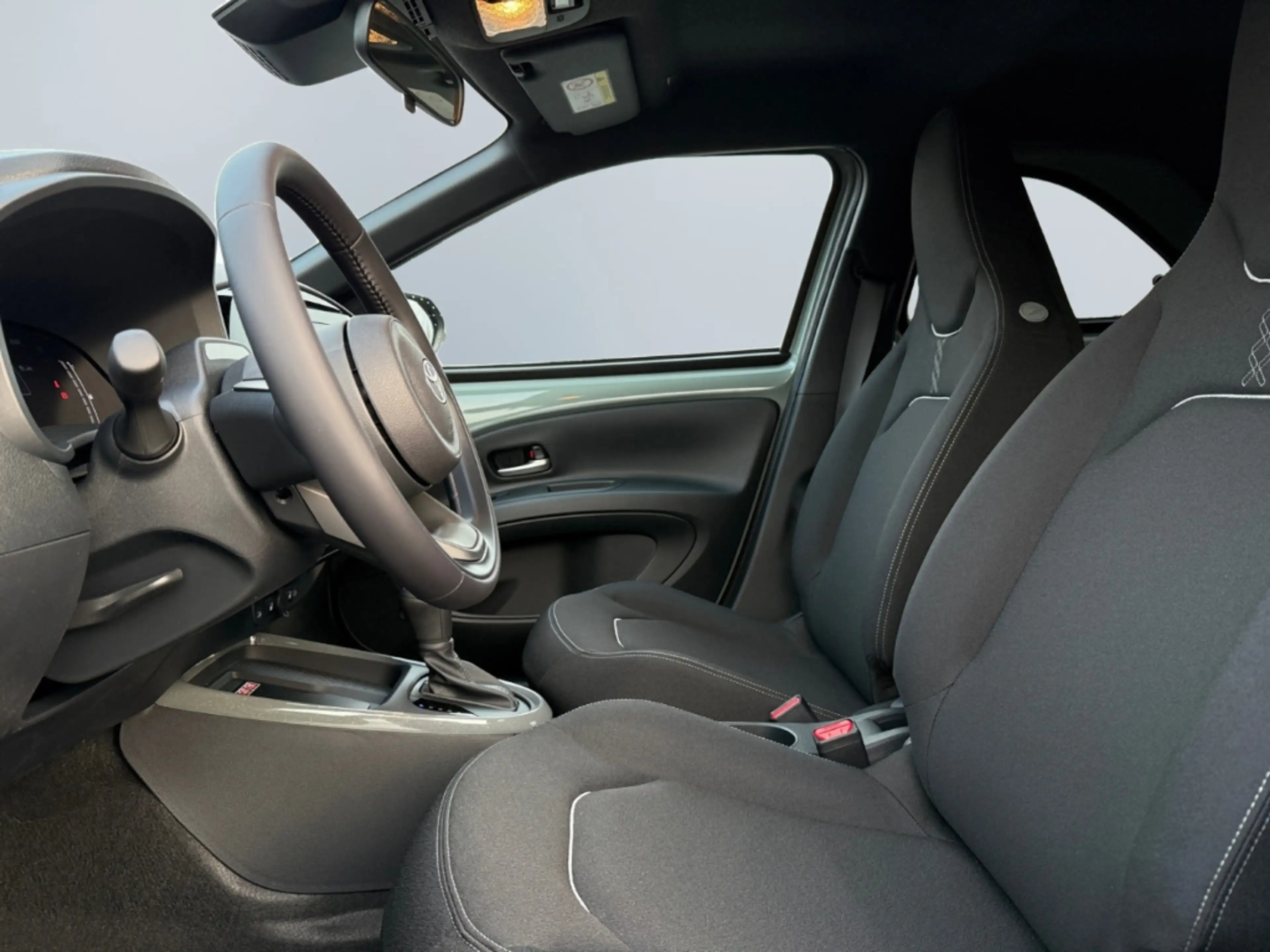Toyota Aygo X Hybrid *Pdc Vo.&Hi. *Keyless *Sitzheizung — photo 8