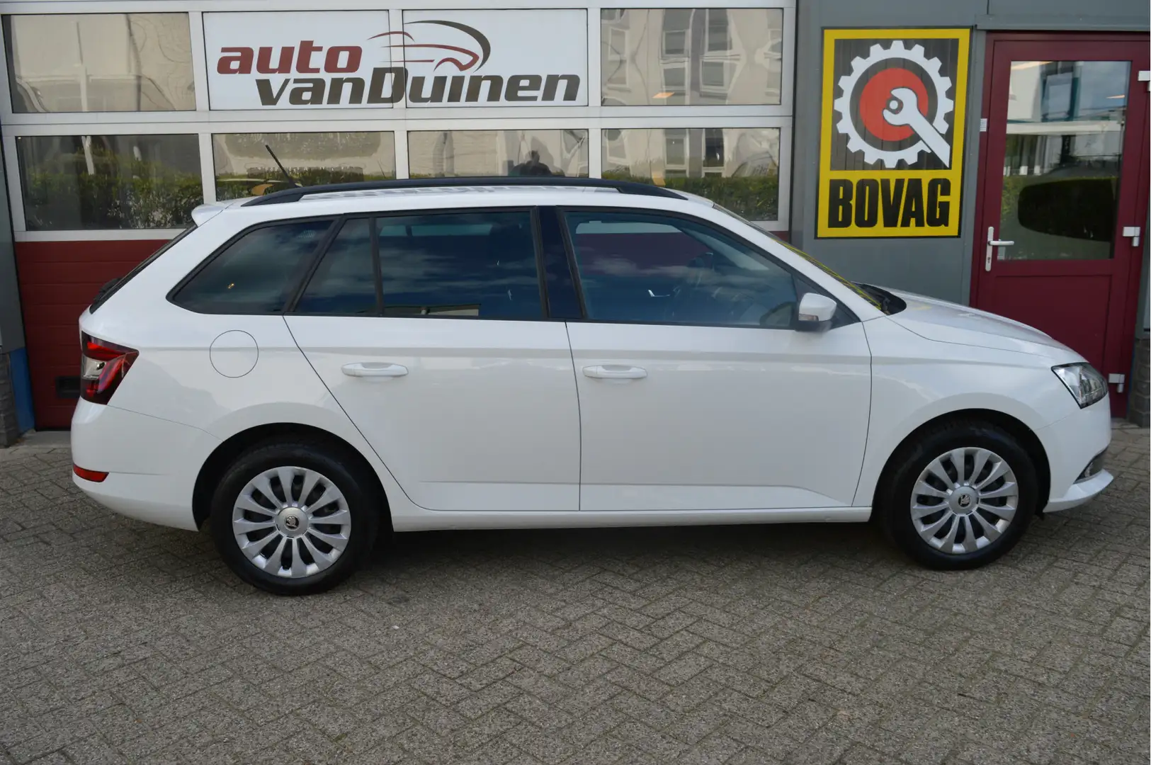 Skoda Fabia Combi 1.0 TSI Ambition O.a: Navi, Cruise, Carply, Wit - 2
