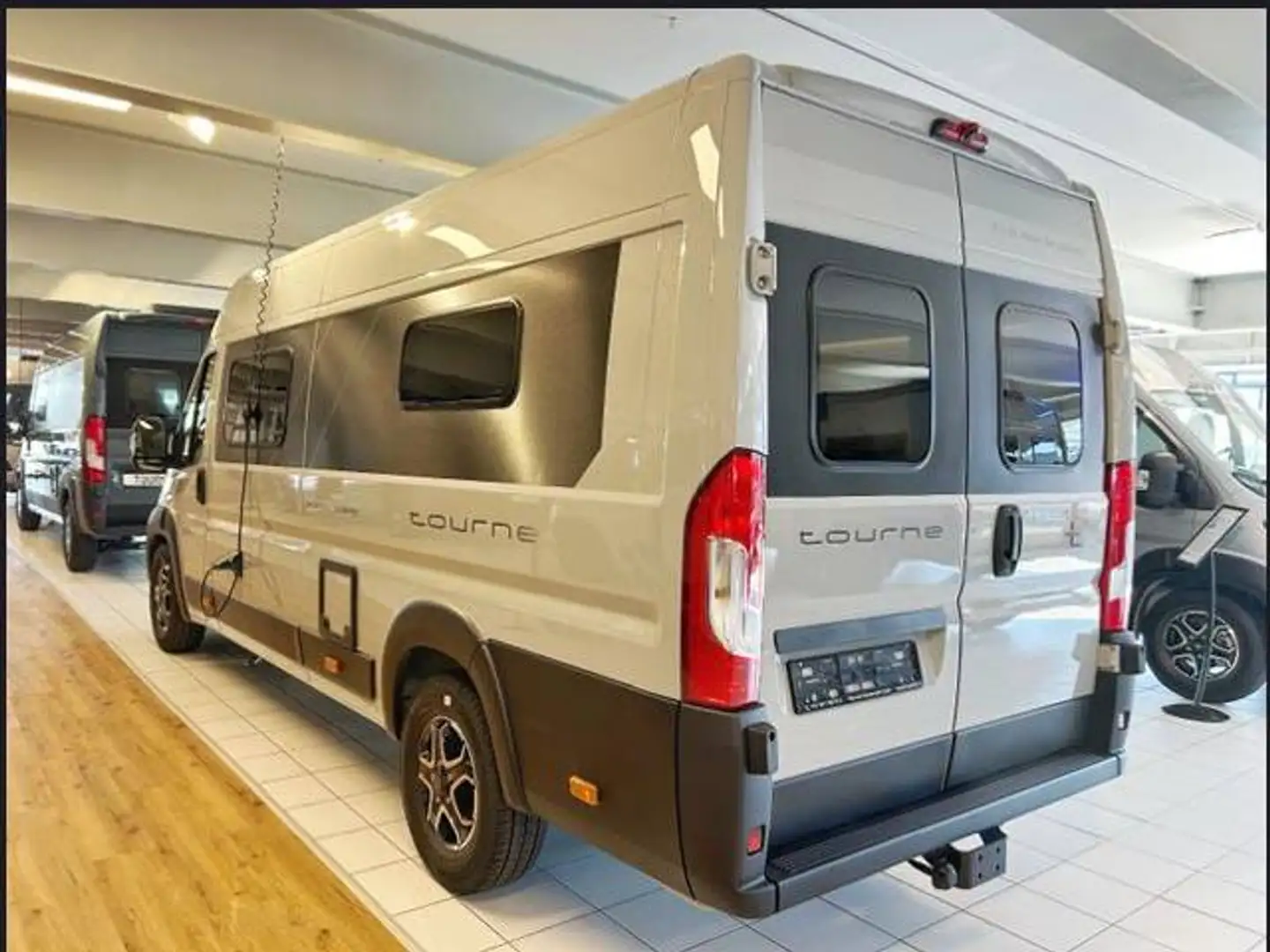 Peugeot Camper Tourne Cruise 6.4 Grau - 2