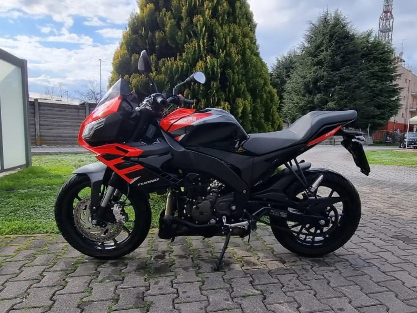 Aprilia Tuono 125 Negru - 2