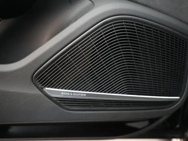 Audi RS4 view 15