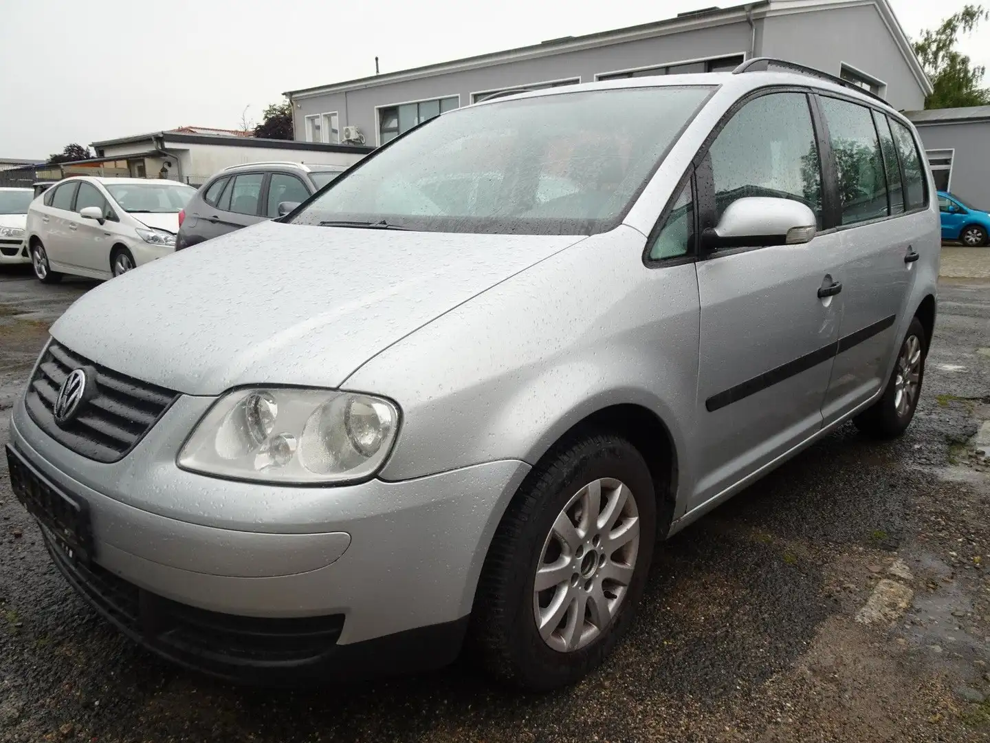 Volkswagen Touran 1.6 Basis 1.6, 75kW, KLIMA-CD-AU Silber - 1