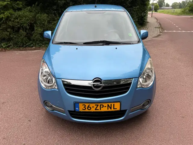 Opel Agila view 2