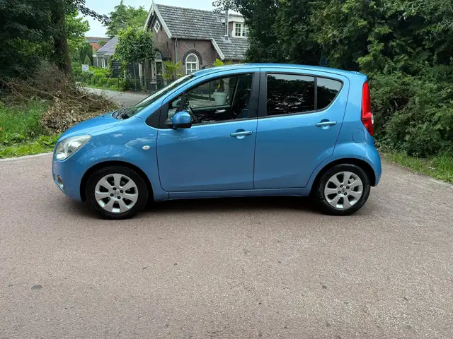 Opel Agila view 3
