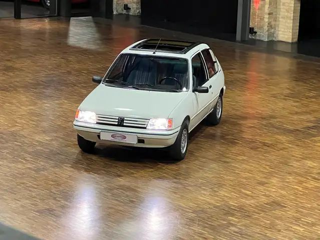 Peugeot 205 205 Green