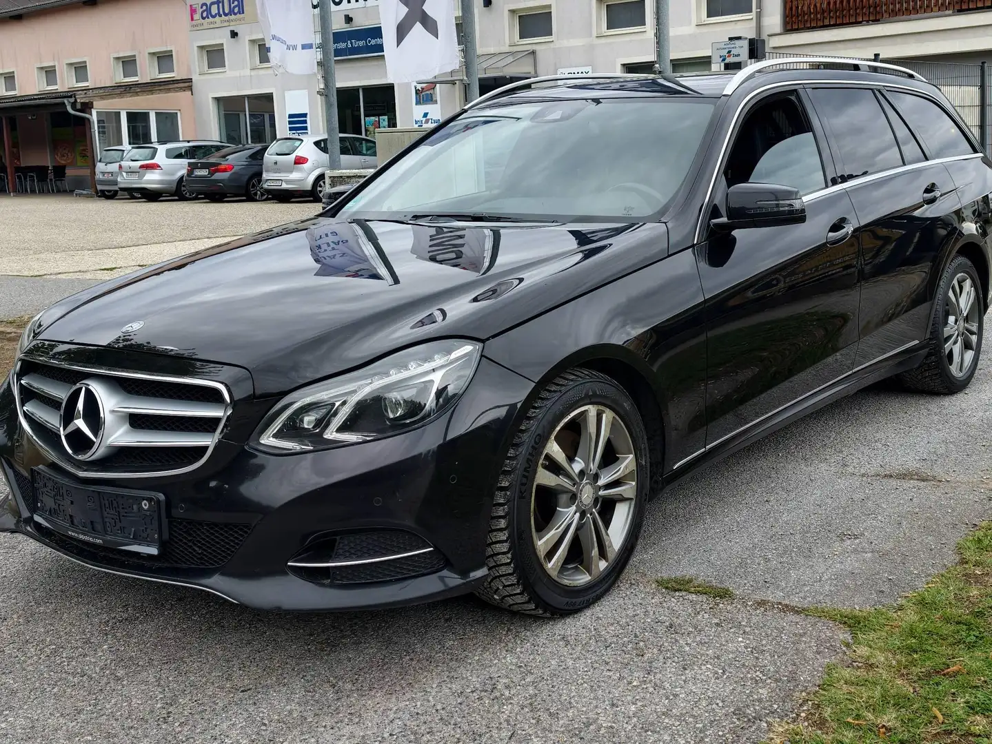 Mercedes-Benz E 250 E 250 BlueTec 4Matic (212.297) Schwarz - 2