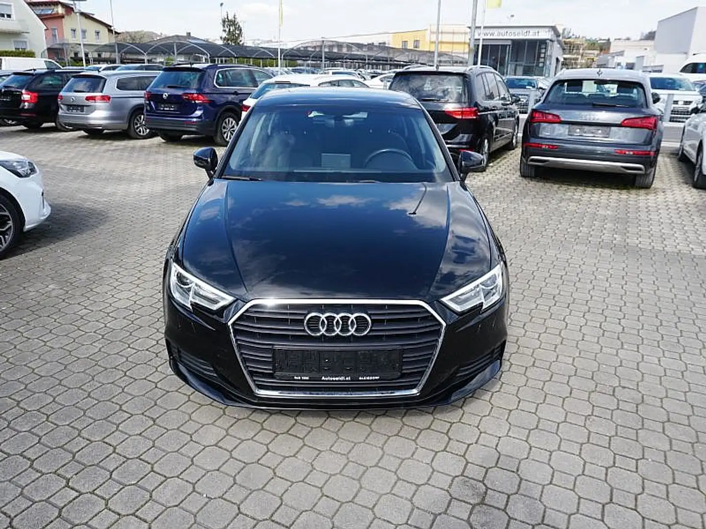 Audi A3 SB 1,6 TDI *NAVI+XENON* Schwarz - 2