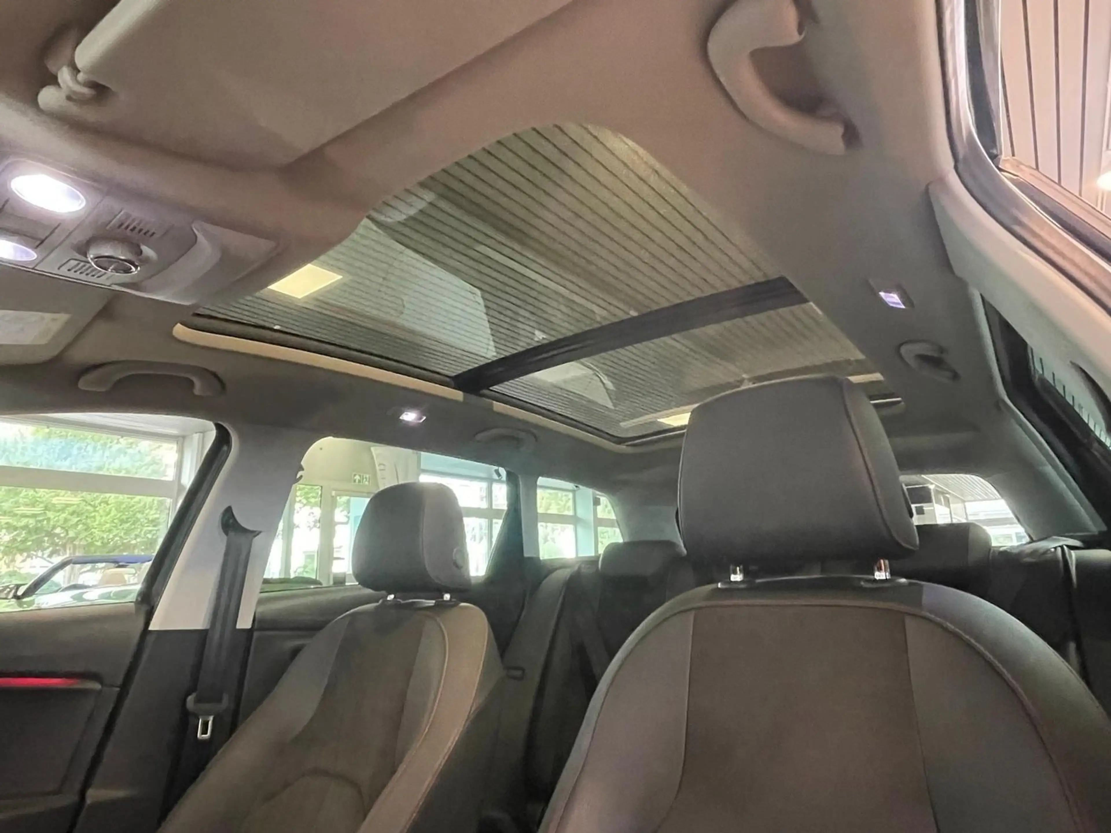 SEAT Leon FR Panorama — photo 10