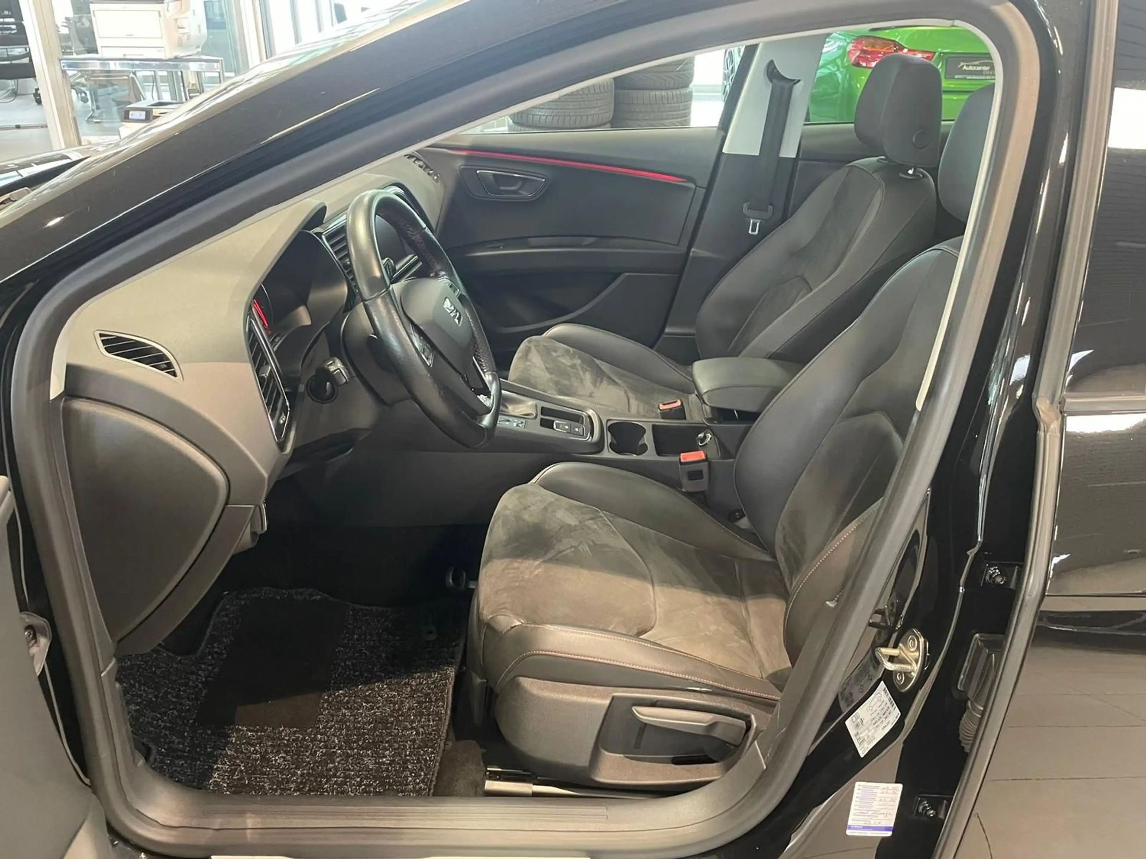 SEAT Leon FR Panorama — photo 9