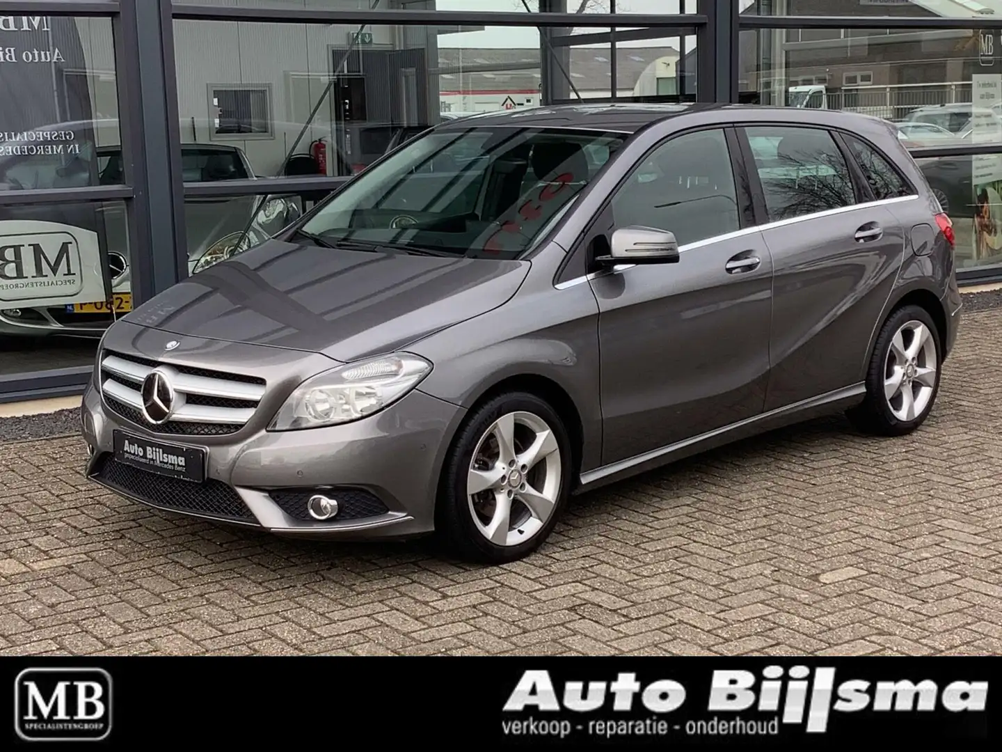 Mercedes-Benz B 180 Ambition, automaat, cruise, parkeersensoren, navi, Grau - 1