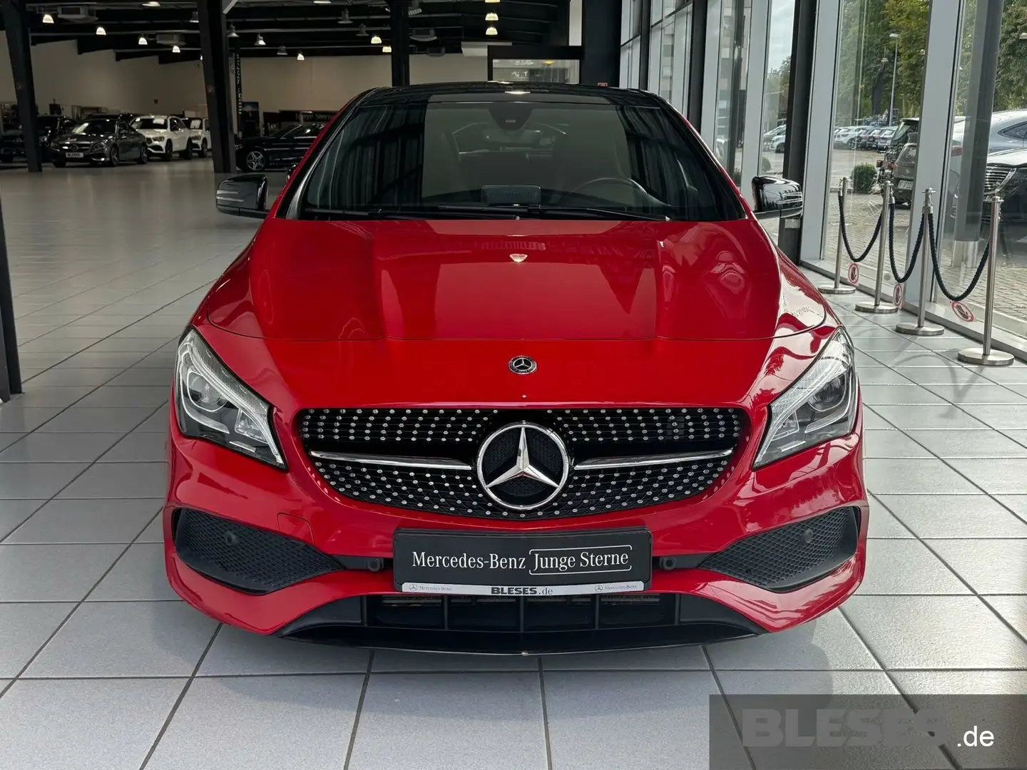 Mercedes-Benz CLA 200 CLA 200 d Coupé AMG Night Pano+Navi+LED+Spiegel-P Rouge - 2