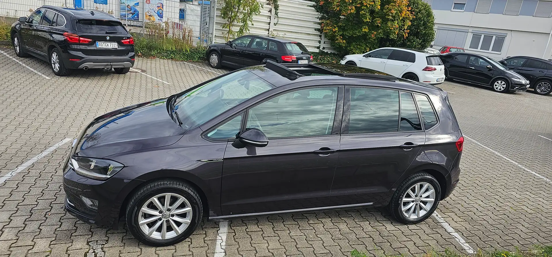 Volkswagen Golf Sportsvan 1.2 TSI*Lounge*1.Hand*Rentner*Pano*PDC*Tempo*Klima Grau - 2