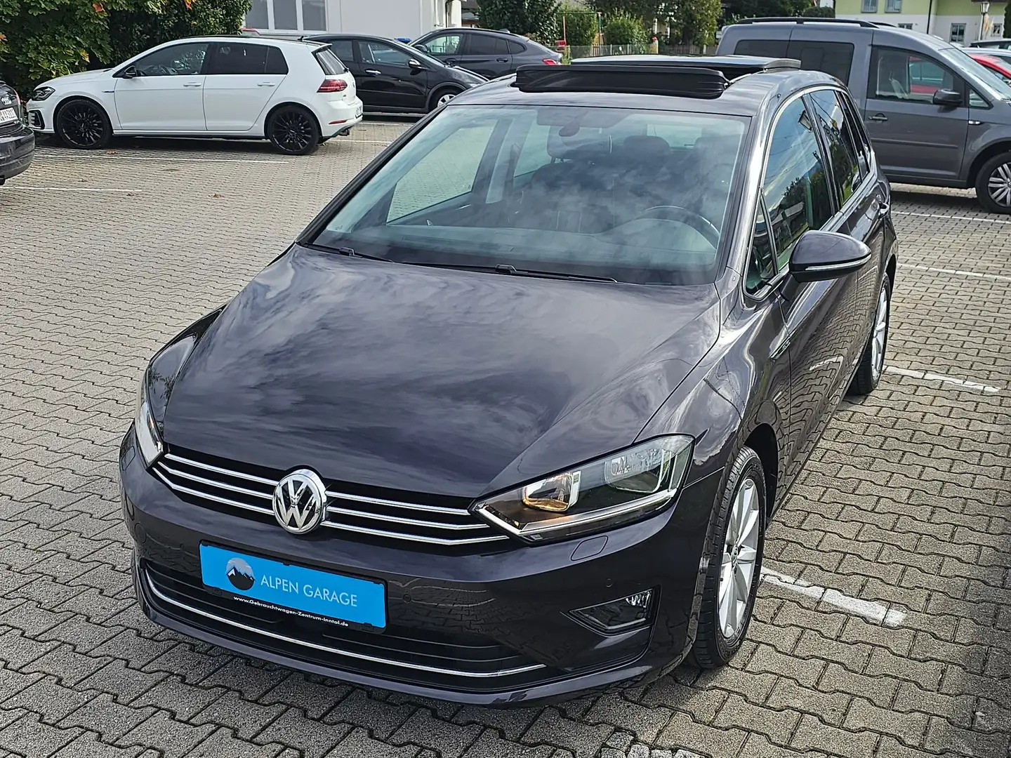 Volkswagen Golf Sportsvan 1.2 TSI*Lounge*1.Hand*Rentner*Pano*PDC*Tempo*Klima Grau - 1