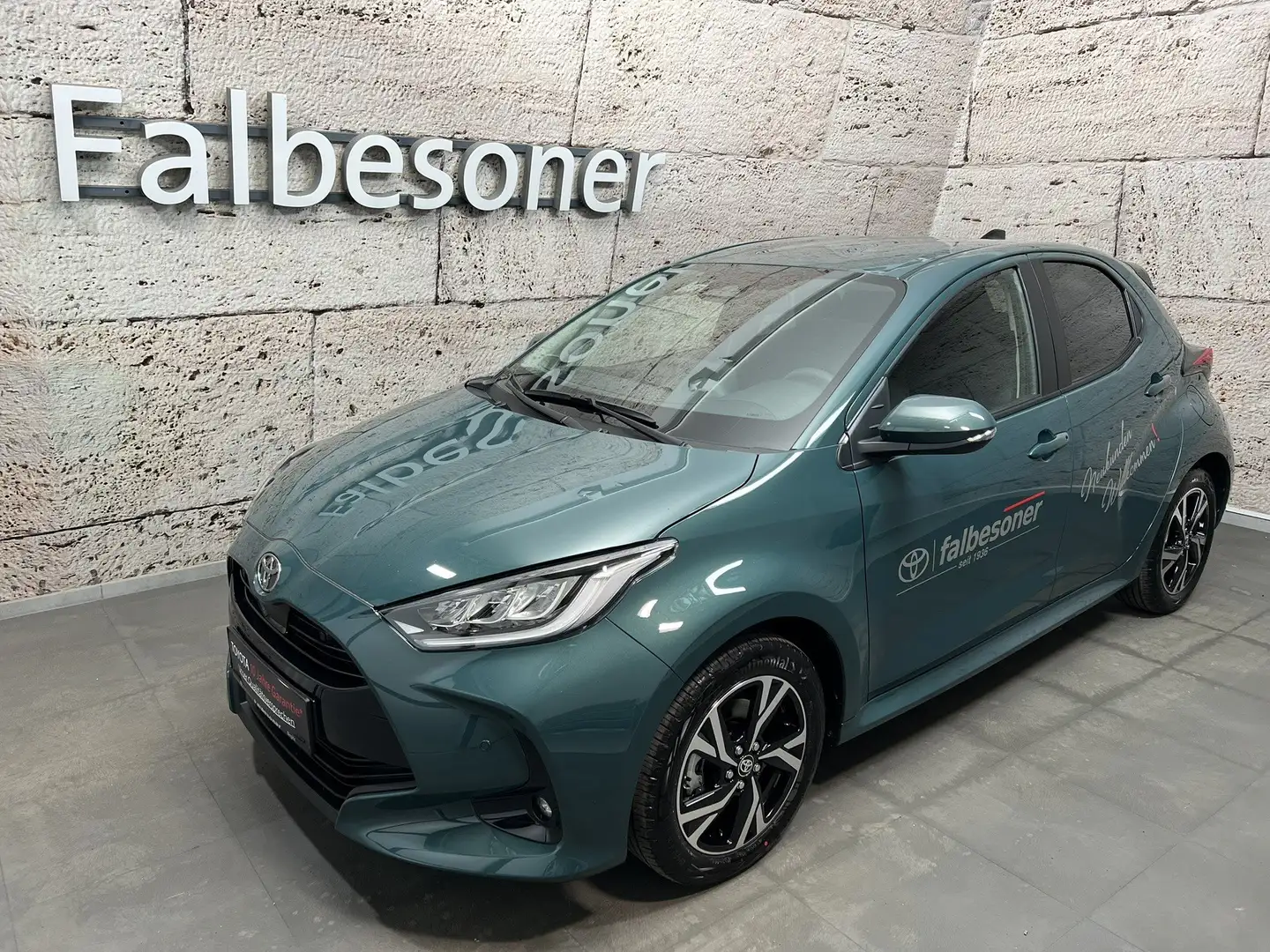 Toyota Yaris 1,5 Hybrid Active Drive + Safety P. "3,99% Fixzins Grün - 1