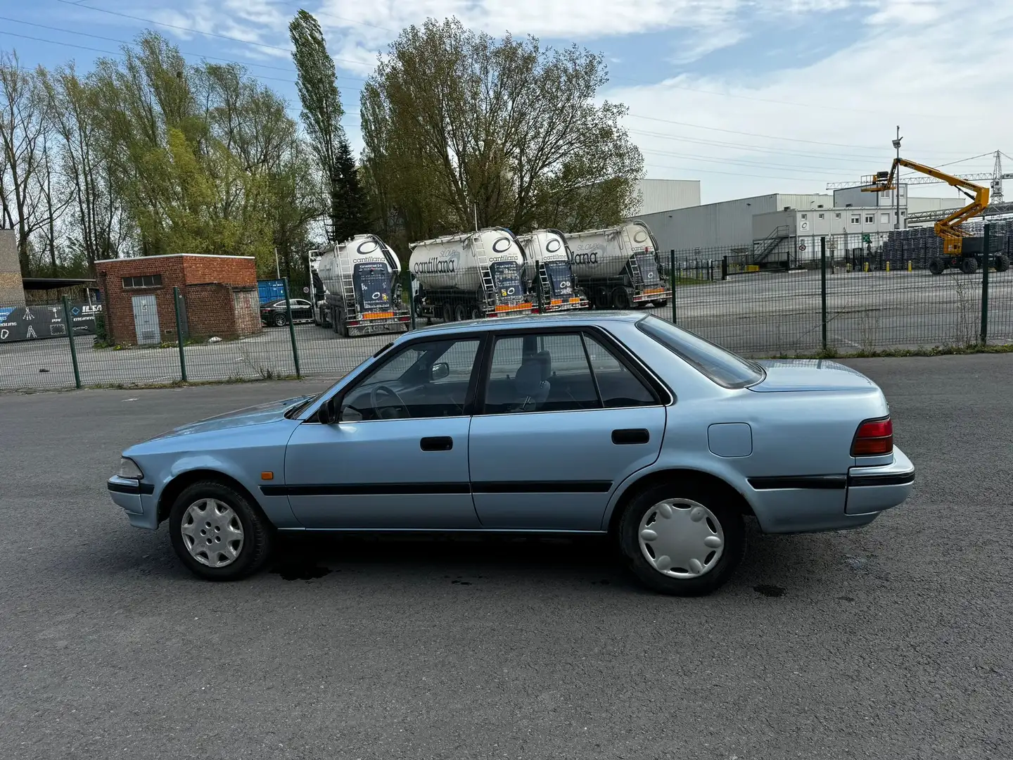 Toyota Carina 1.6 xli Power sterling Moteur Injection Silber - 1