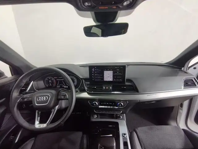 Audi Q5 view 6