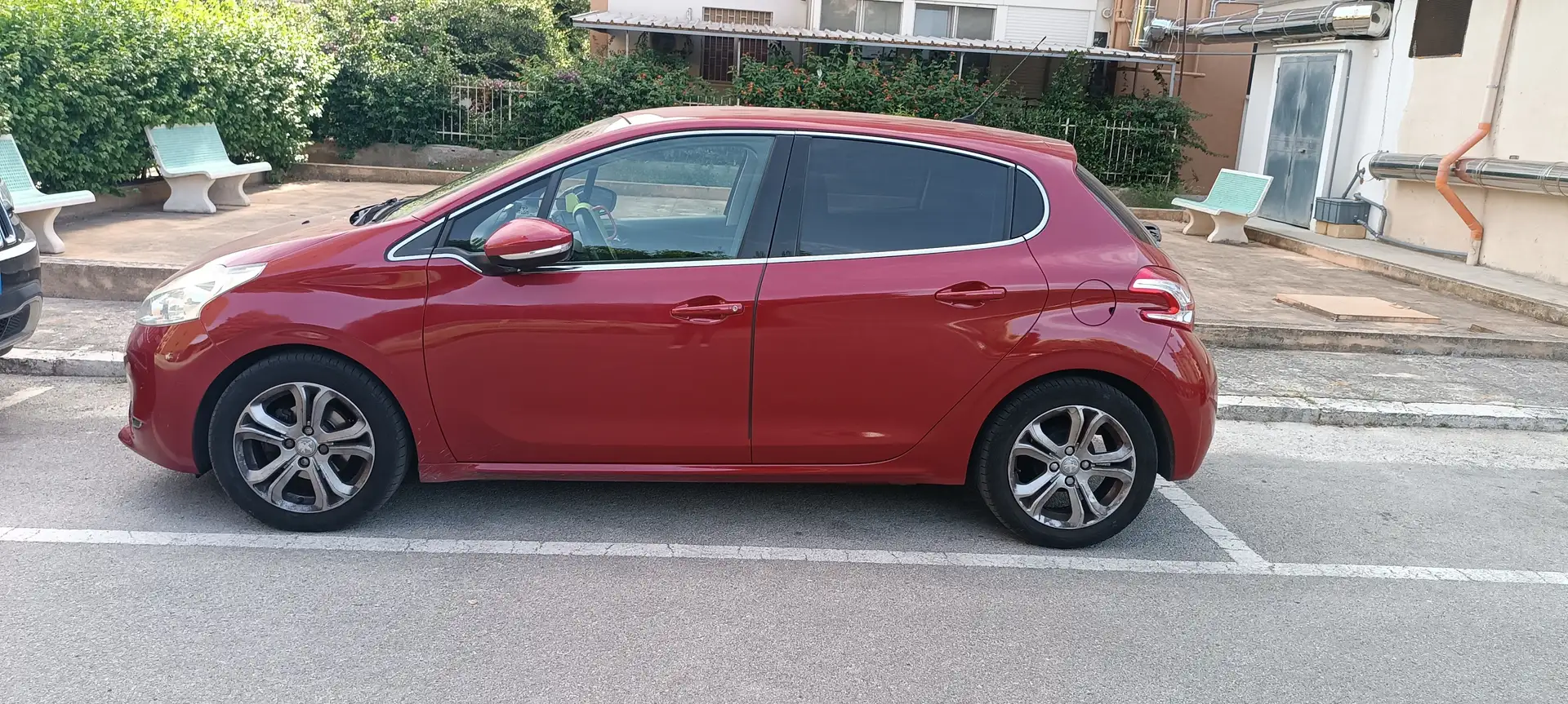 Peugeot 208 208 I 2012 5p 1.2 puretech Allure E6 Rosso - 1