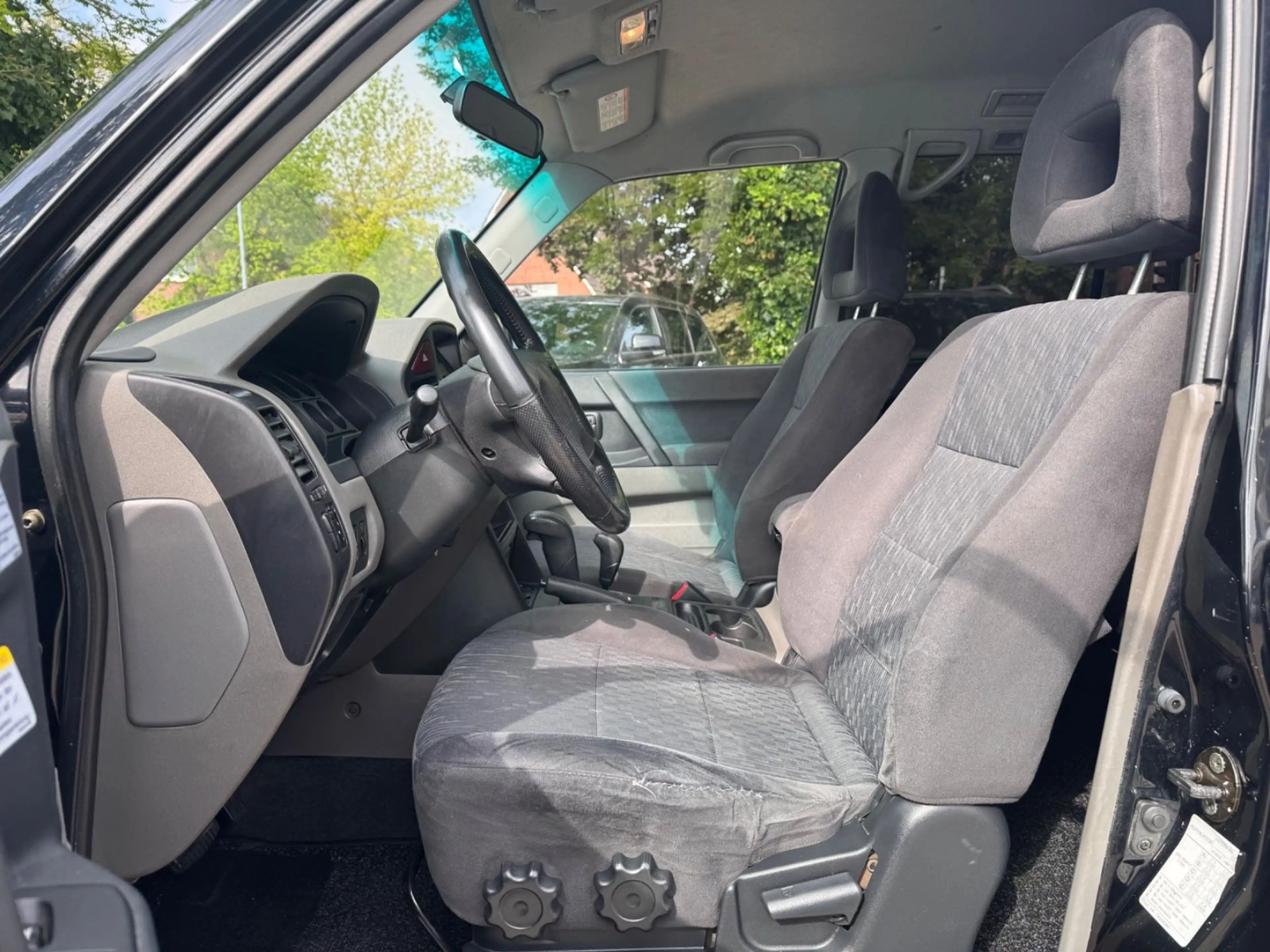 Mitsubishi Pajero 3.2 DI-D Liberty*AHK*7-SITZER* — photo 13