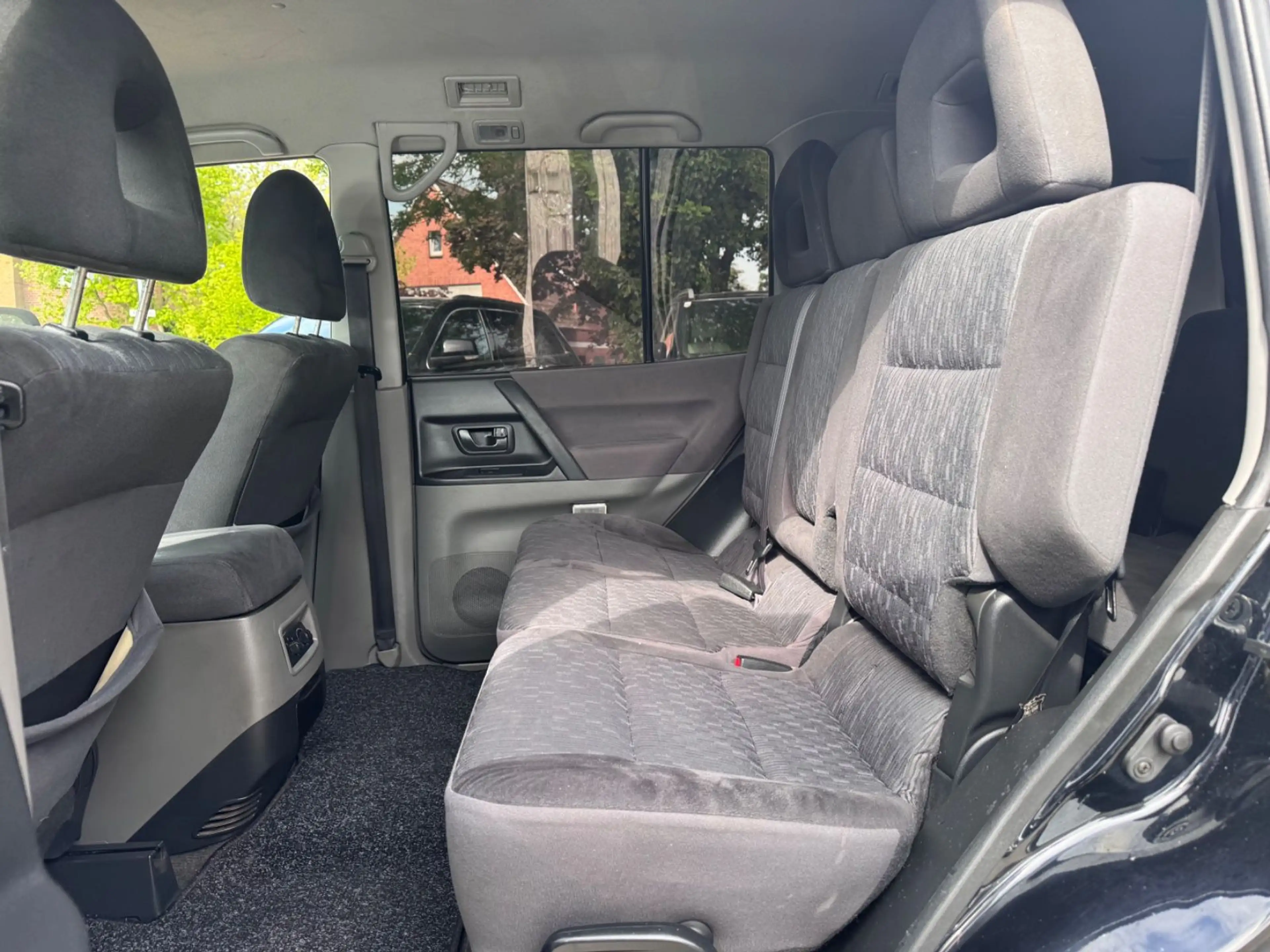Mitsubishi Pajero 3.2 DI-D Liberty*AHK*7-SITZER* — photo 14