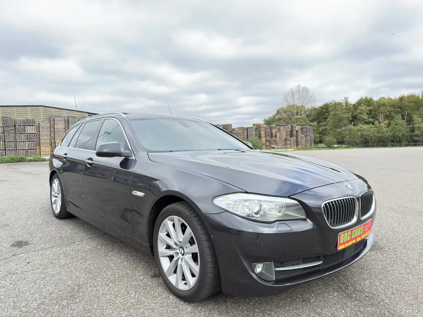BMW 525 d Aut. Navi Xenon Leder Pano Executive GARANTIE Gris - 1