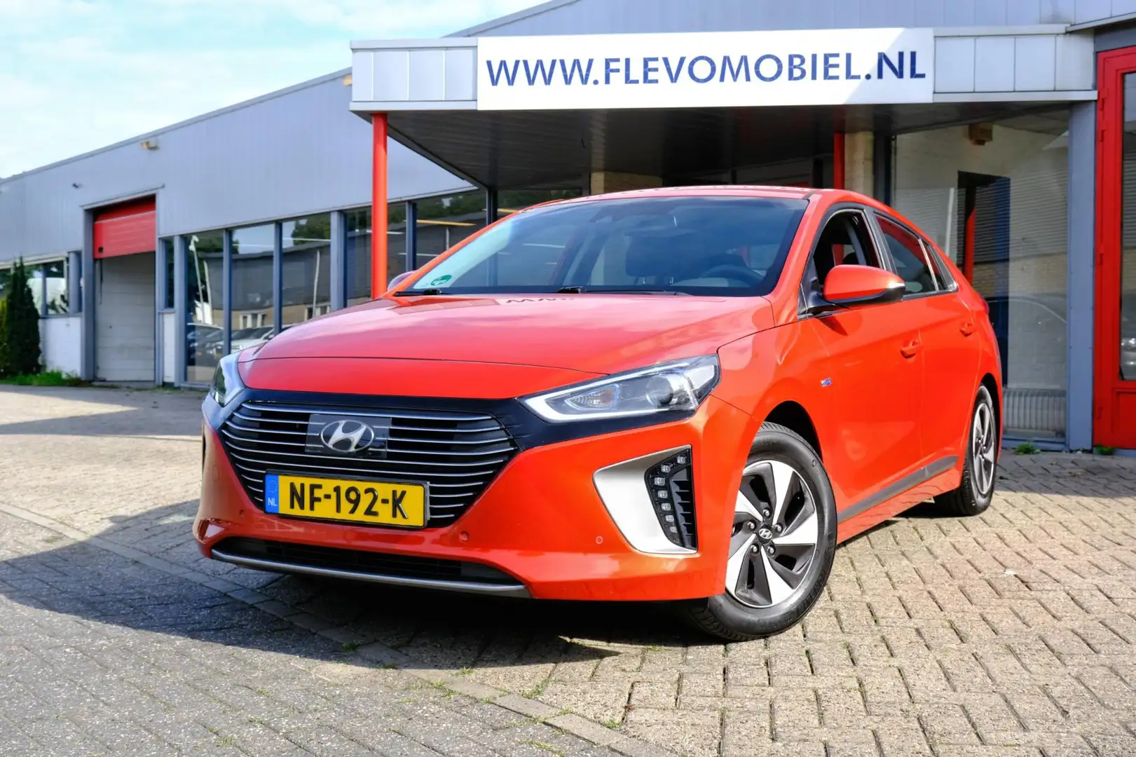 Hyundai IONIQ 1.6 GDi Comfort Aut. Navi|Clima|Apple CarPlay|LMV| Oranje - 1