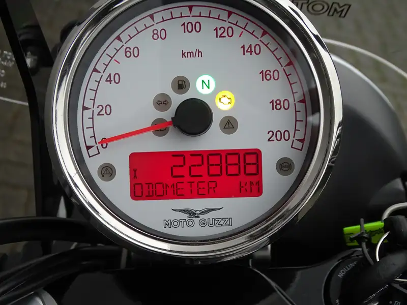 Moto Guzzi V 9 - foto 4