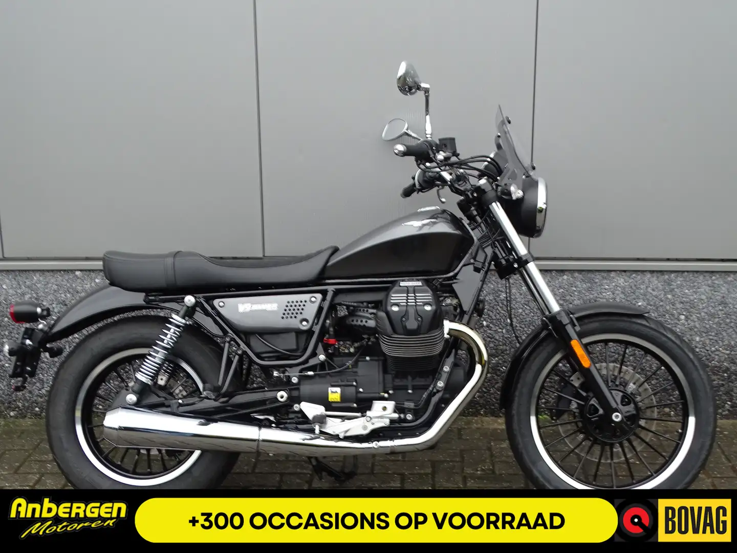Moto Guzzi V 9 ROAMER ABS Noir - 1