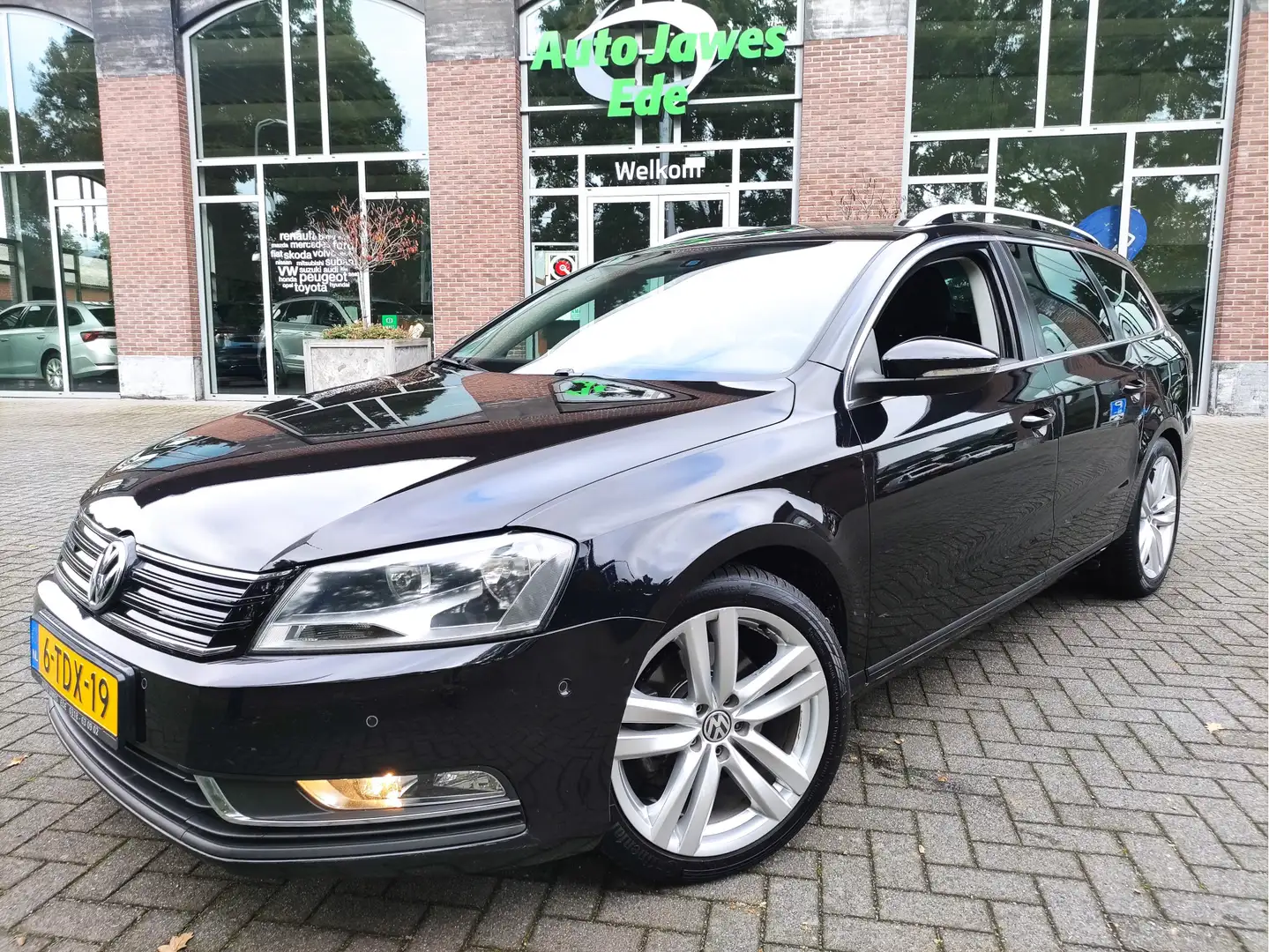 Volkswagen Passat Variant 1.6 TDI BlueMotion Executive Edition Trekhaak - St Zwart - 2