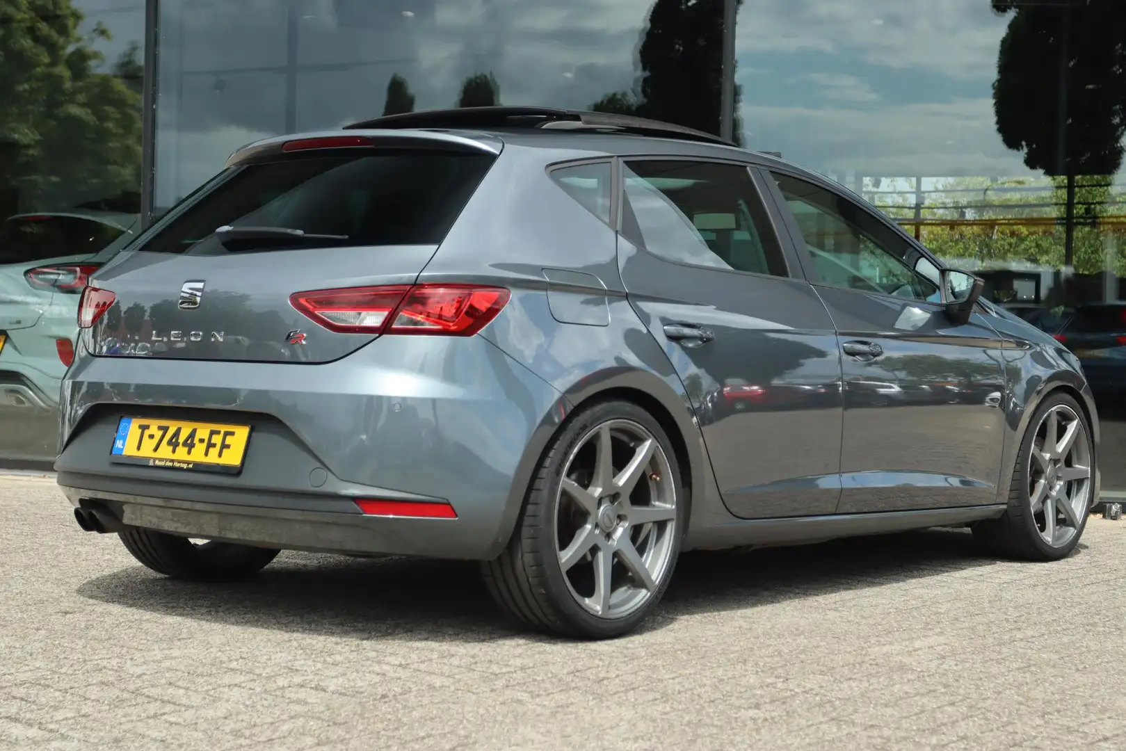 SEAT Leon 1.4 TSI FR BUSINESS | PANO | LED | CRUISE | CLIMAT Gris - 2