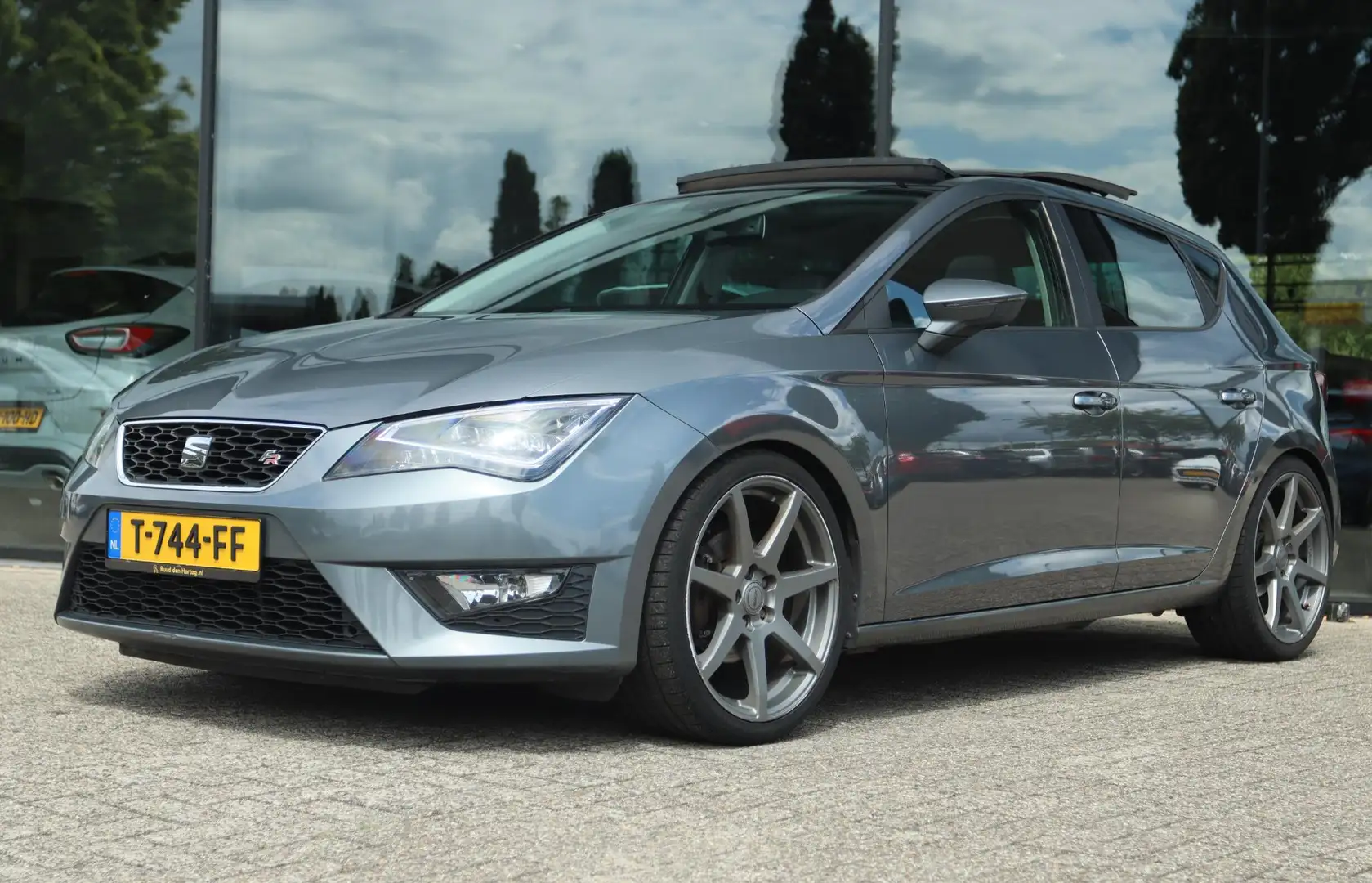 SEAT Leon 1.4 TSI FR BUSINESS | PANO | LED | CRUISE | CLIMAT Gris - 1