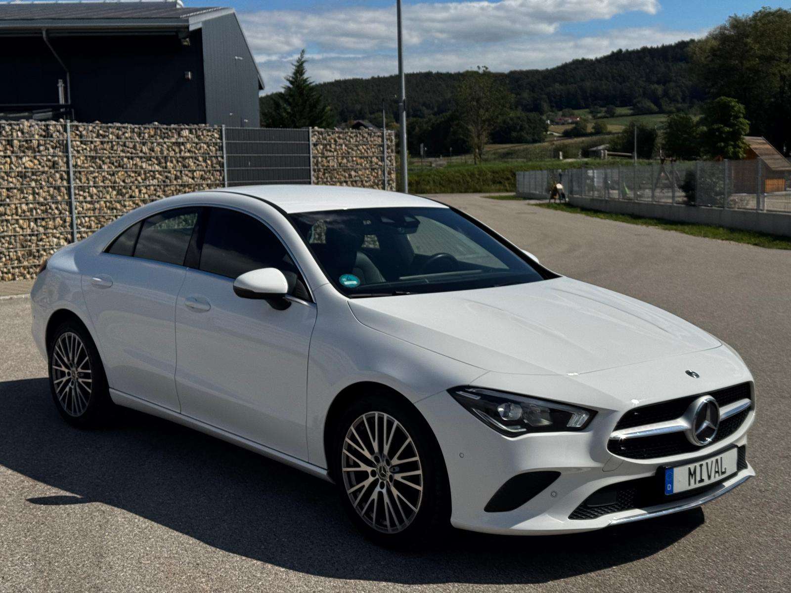 Mercedes-Benz CLA 180