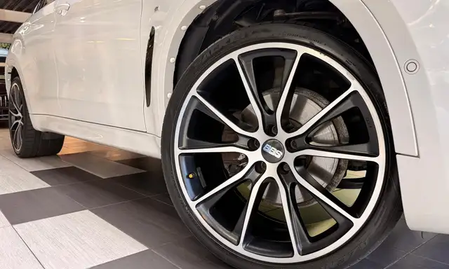 BMW X6 view 6