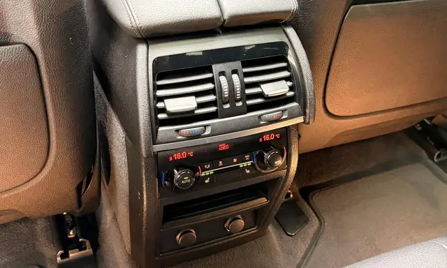BMW X6 view 29
