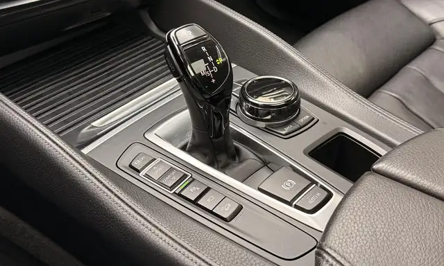 BMW X6 view 16