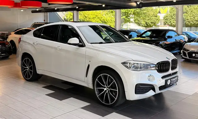 BMW X6 view 4