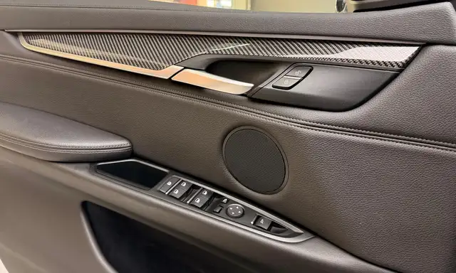 BMW X6 view 17