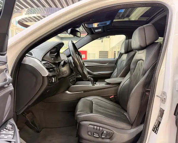 BMW X6 view 12