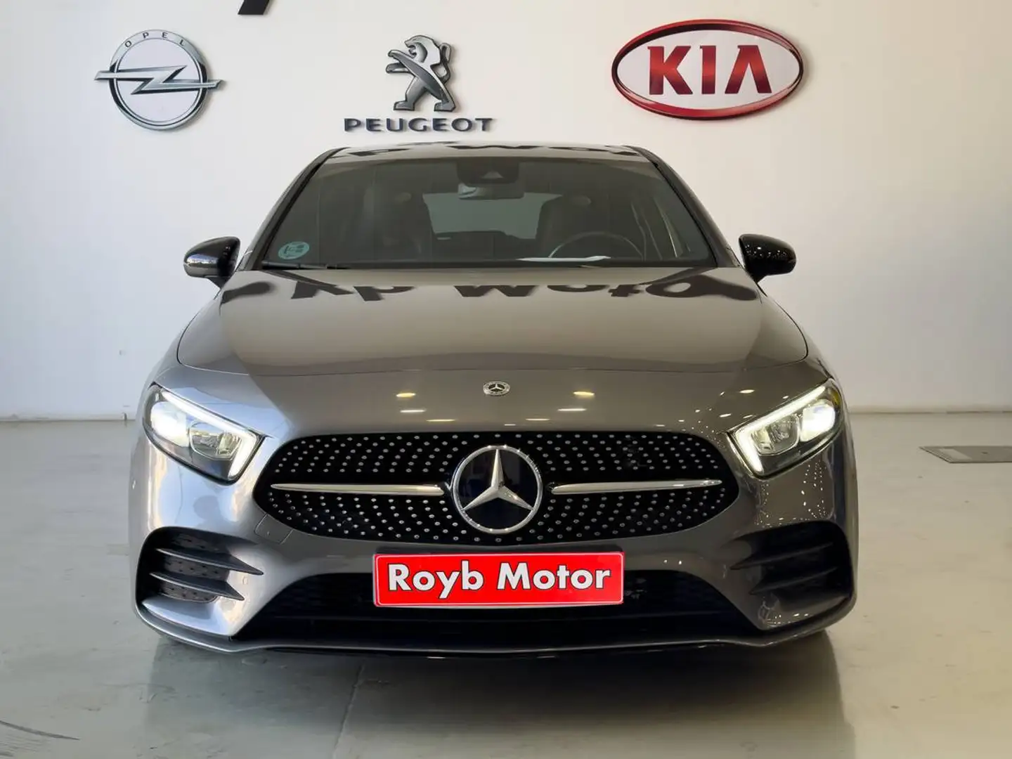 Mercedes-Benz A 180 180d 8G-DCT Gris - 2