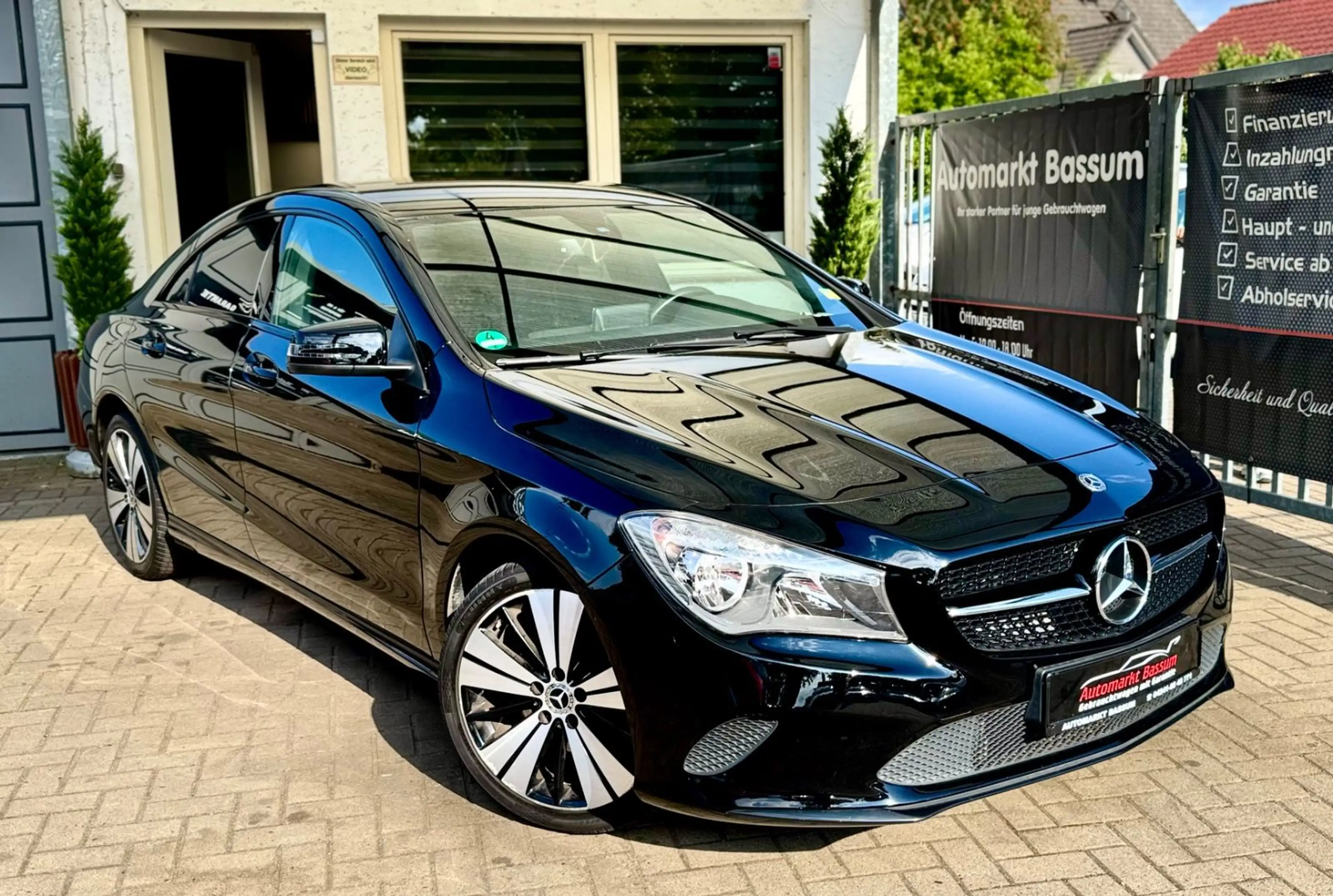 Mercedes-Benz CLA 220 4Matic Coupe Night-Paket Sport RKam