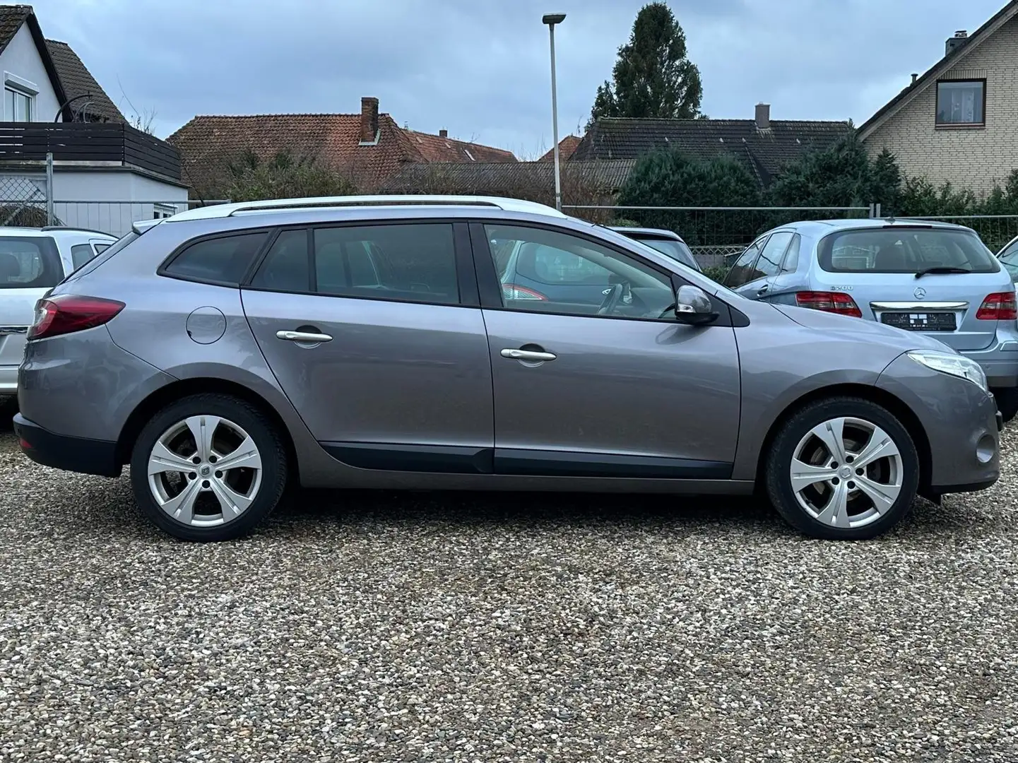 Renault Megane dCi Dynamique Scheckheft Zahnriemen PDC Navi kombi Grau - 2